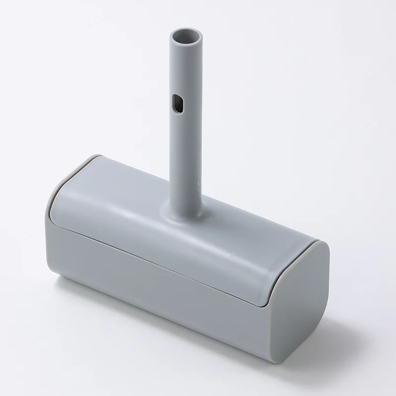 片手で出し入れできるカーペットクリーナー（グレー）