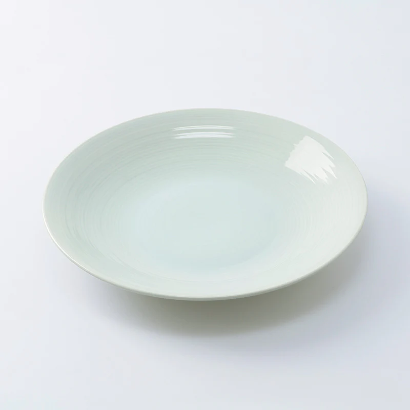 皿(Sleek Dish、青磁)